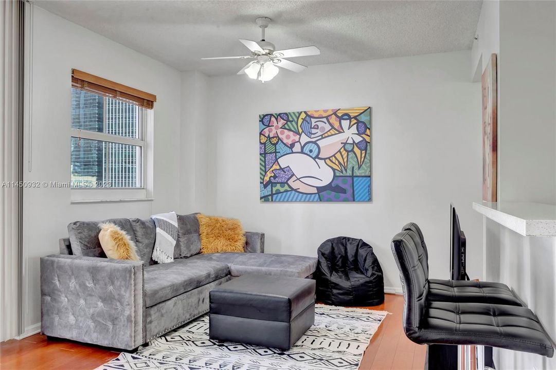 Recently Sold: $349,900 (1 beds, 1 baths, 600 Square Feet)