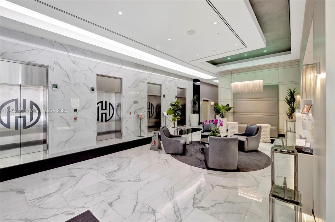 Recently Sold: $349,900 (1 beds, 1 baths, 600 Square Feet)