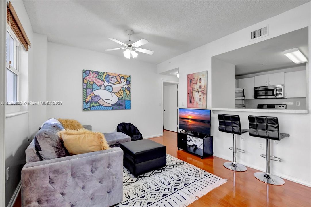 Recently Sold: $349,900 (1 beds, 1 baths, 600 Square Feet)