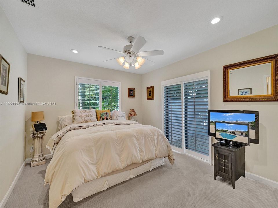 Newer countertop and full bathroom for the convenience of this bedroom.....can be used as another office or guest bedroom as well.