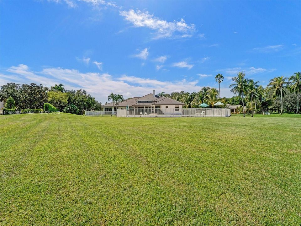 Lots of land to build on as well!