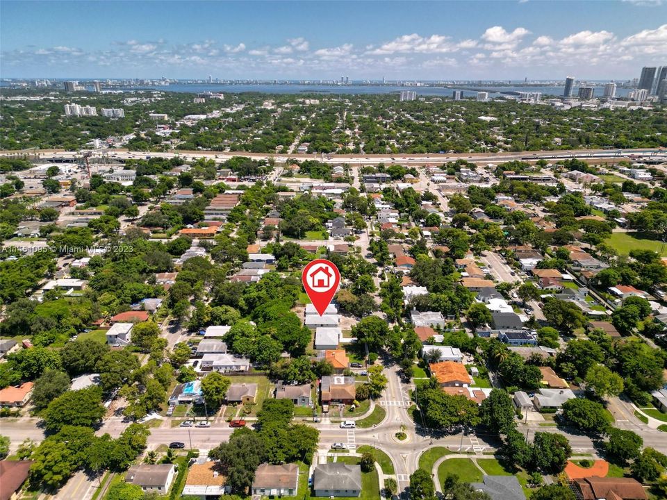 Vendido Recientemente: $699,000 (4 camas, 2 baños, 0 Pies cuadrados)