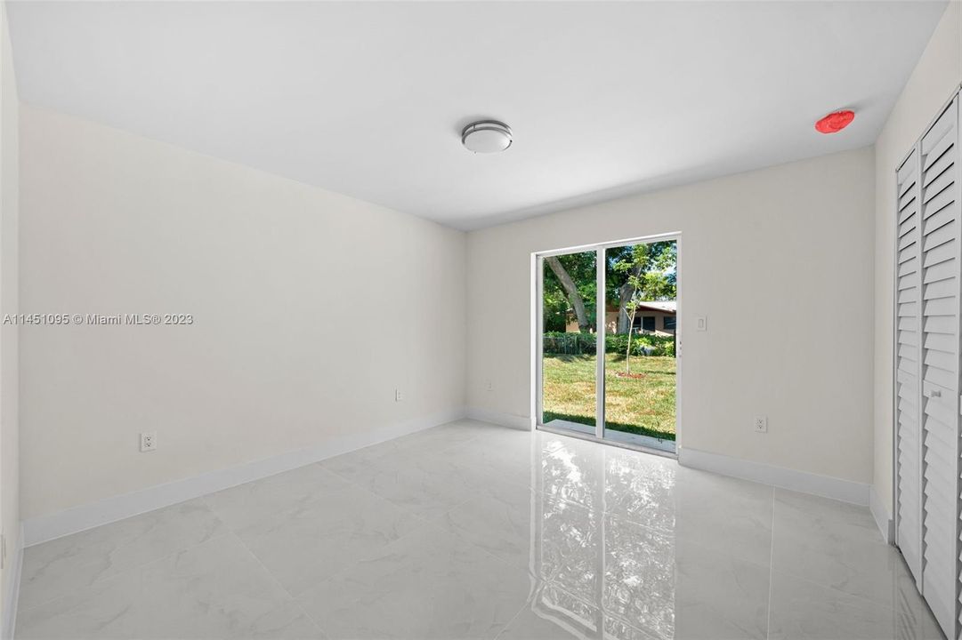 Vendido Recientemente: $699,000 (4 camas, 2 baños, 0 Pies cuadrados)