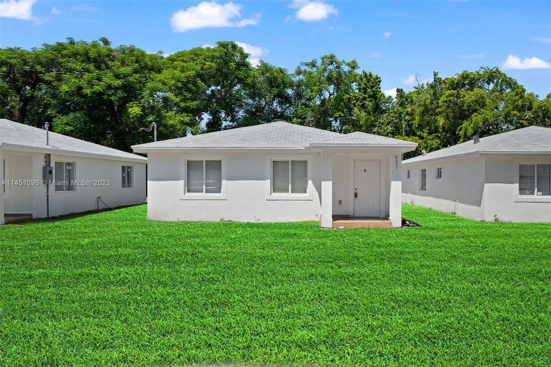 Vendido Recientemente: $699,000 (4 camas, 2 baños, 0 Pies cuadrados)