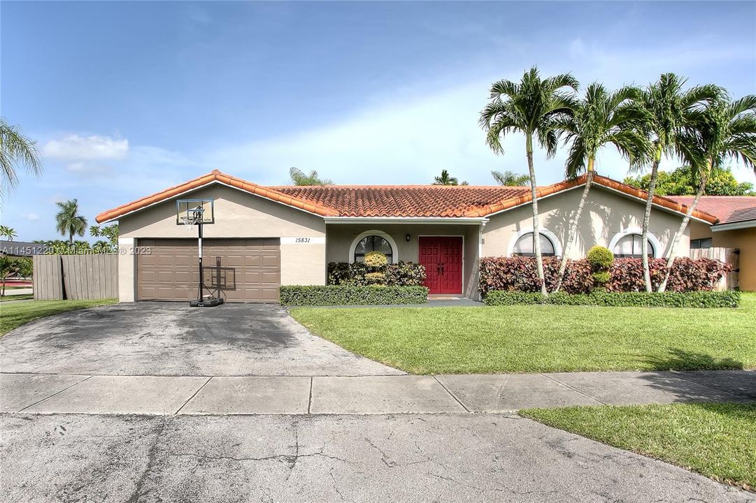 Recently Rented: $4,000 (4 beds, 2 baths, 1579 Square Feet)