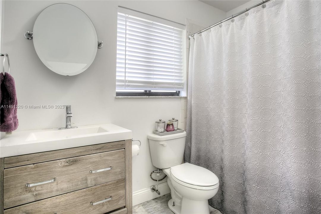 Recently Rented: $4,000 (4 beds, 2 baths, 1579 Square Feet)