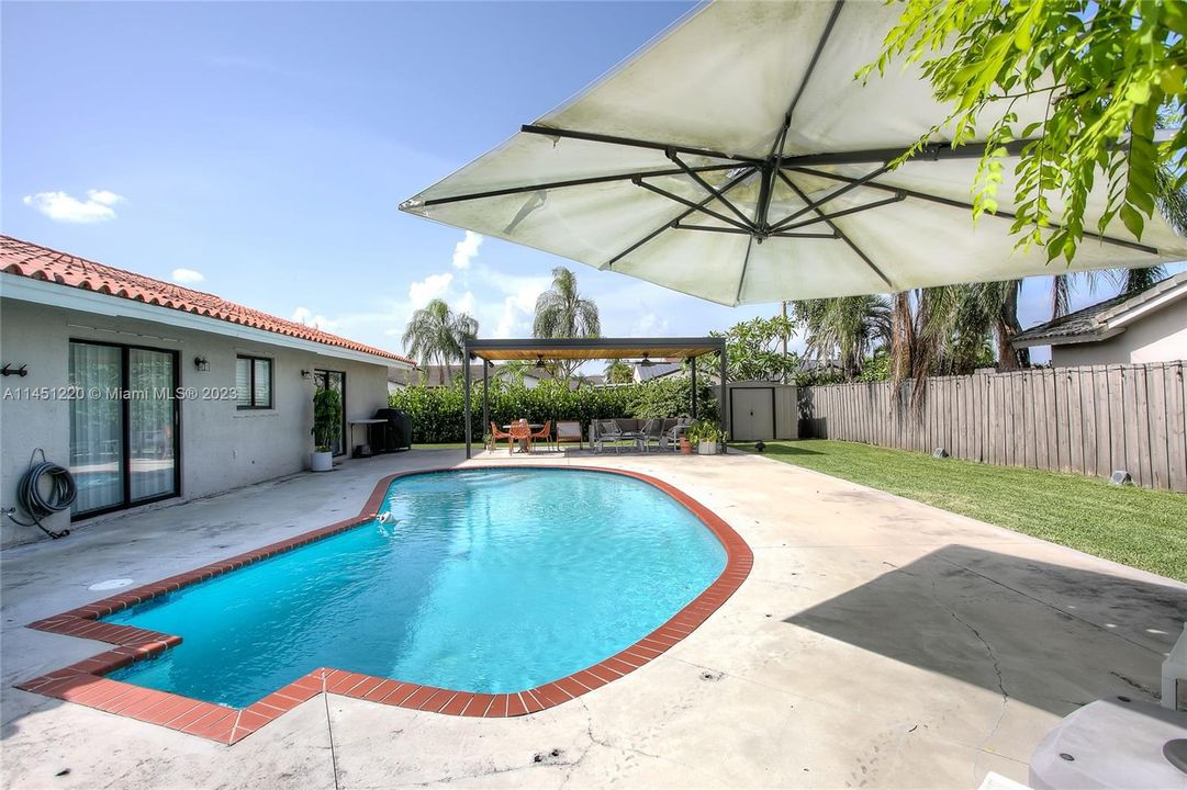 Recently Rented: $4,000 (4 beds, 2 baths, 1579 Square Feet)