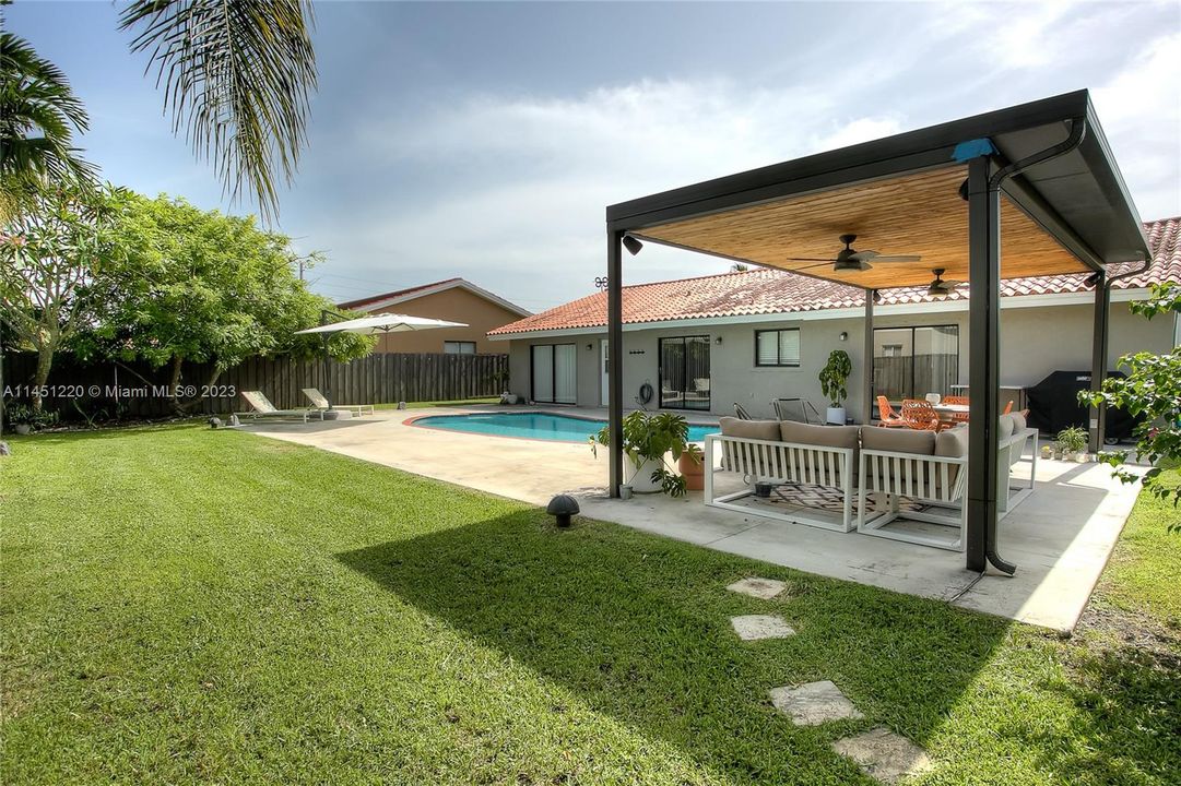 Recently Rented: $4,000 (4 beds, 2 baths, 1579 Square Feet)