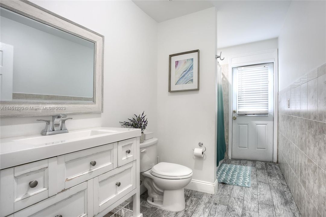 Recently Rented: $4,000 (4 beds, 2 baths, 1579 Square Feet)