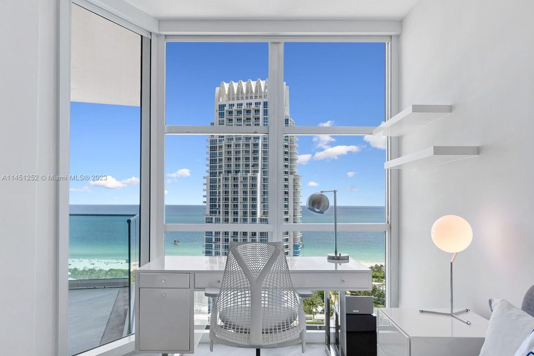 Recently Sold: $3,100,000 (3 beds, 2 baths, 2040 Square Feet)