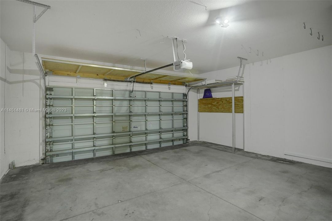 Недавно арендовано: $3,800 (4 спален, 2 ванн, 2365 Квадратных фут)
