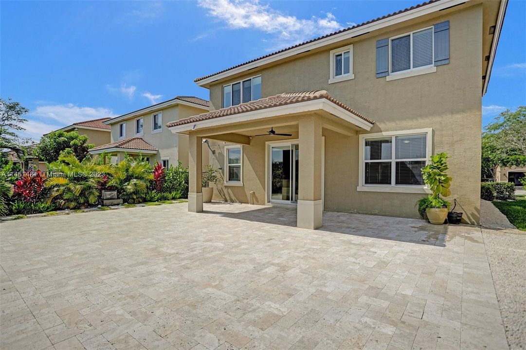 Недавно арендовано: $3,800 (4 спален, 2 ванн, 2365 Квадратных фут)