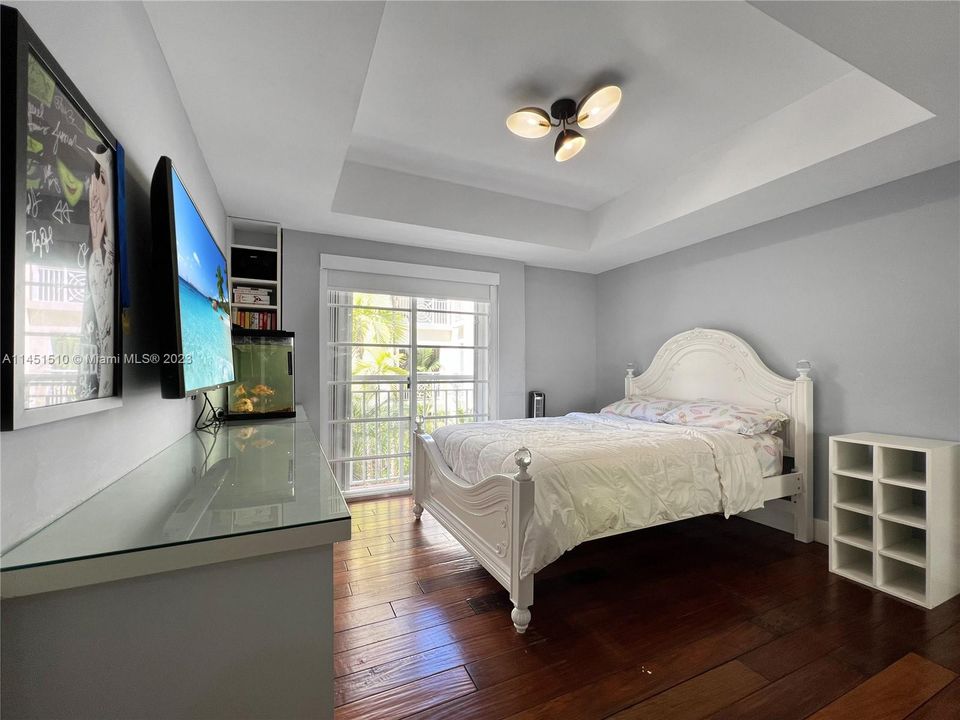 Vendido Recientemente: $1,199,000 (3 camas, 2 baños, 1340 Pies cuadrados)