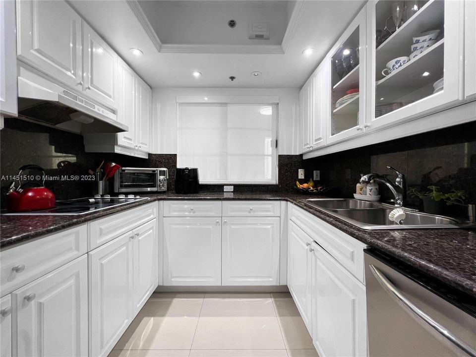 Vendido Recientemente: $1,199,000 (3 camas, 2 baños, 1340 Pies cuadrados)