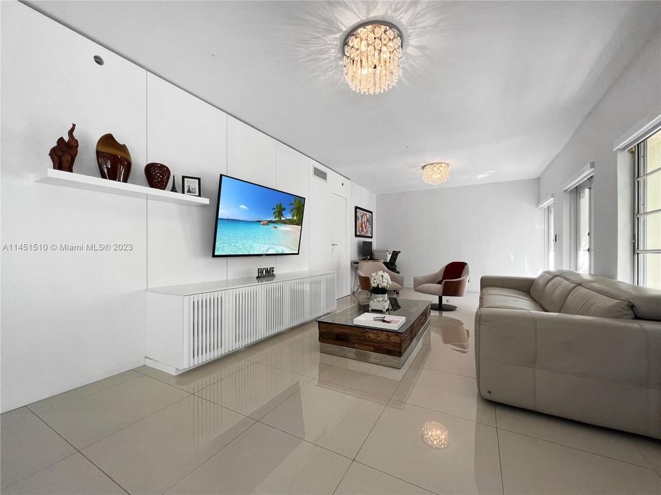 Vendido Recientemente: $1,199,000 (3 camas, 2 baños, 1340 Pies cuadrados)