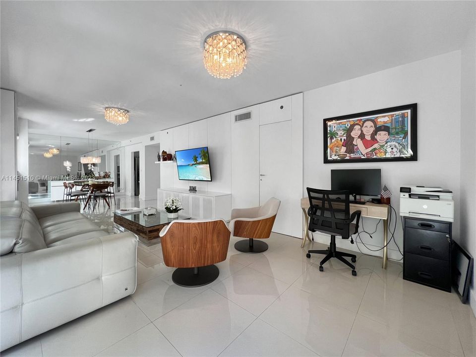 Vendido Recientemente: $1,199,000 (3 camas, 2 baños, 1340 Pies cuadrados)