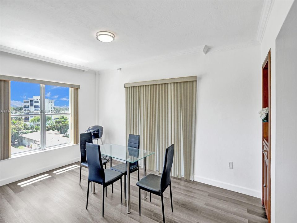 For Sale: $395,000 (1 beds, 2 baths, 1275 Square Feet)