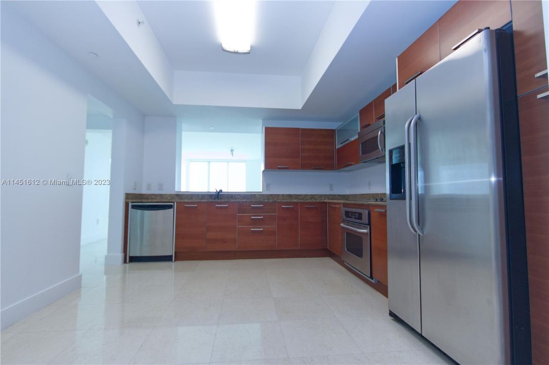 Recently Rented: $4,750 (2 beds, 2 baths, 1846 Square Feet)