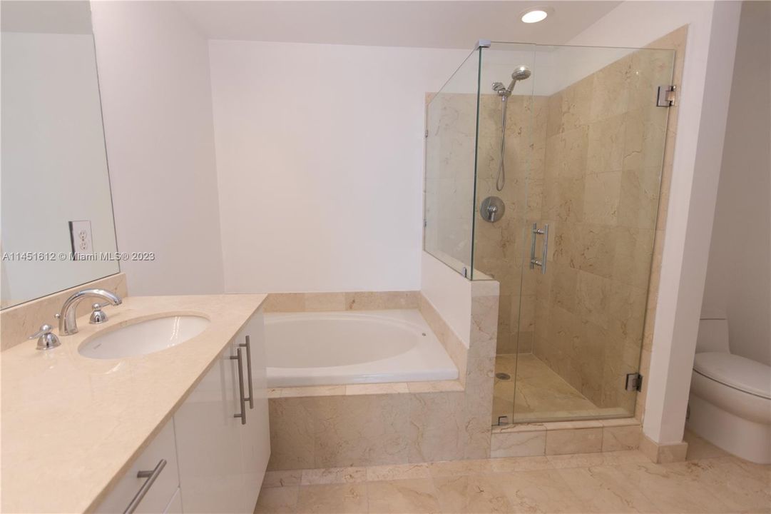 Recently Rented: $4,750 (2 beds, 2 baths, 1846 Square Feet)