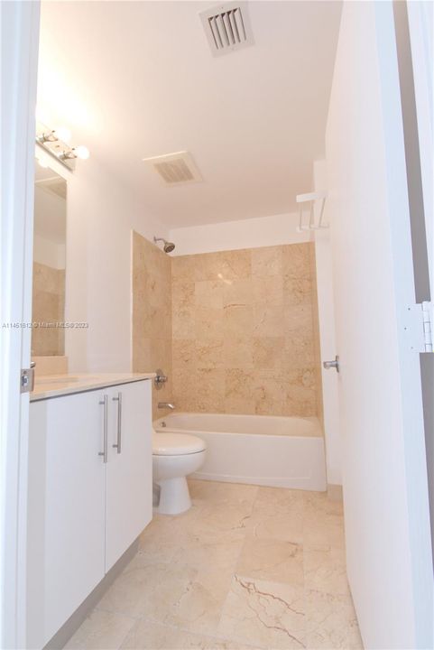 Recently Rented: $4,750 (2 beds, 2 baths, 1846 Square Feet)