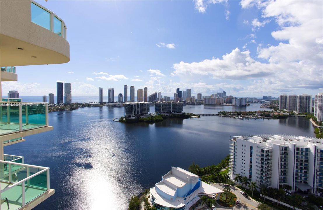 Recently Rented: $4,750 (2 beds, 2 baths, 1846 Square Feet)