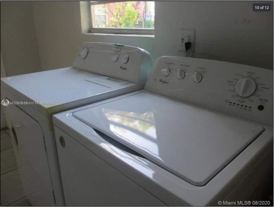 Recently Sold: $900,000 (0 beds, 0 baths, 2456 Square Feet)