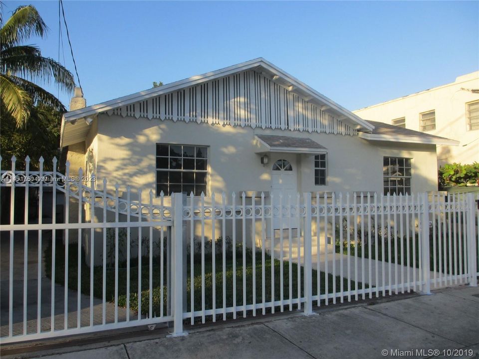 Recently Sold: $900,000 (0 beds, 0 baths, 2456 Square Feet)