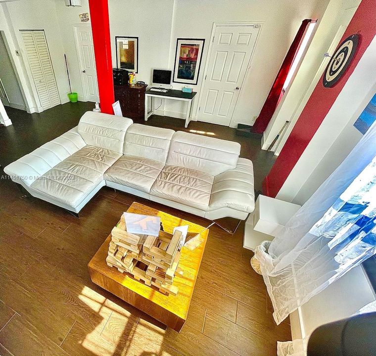 Recently Sold: $900,000 (0 beds, 0 baths, 2456 Square Feet)