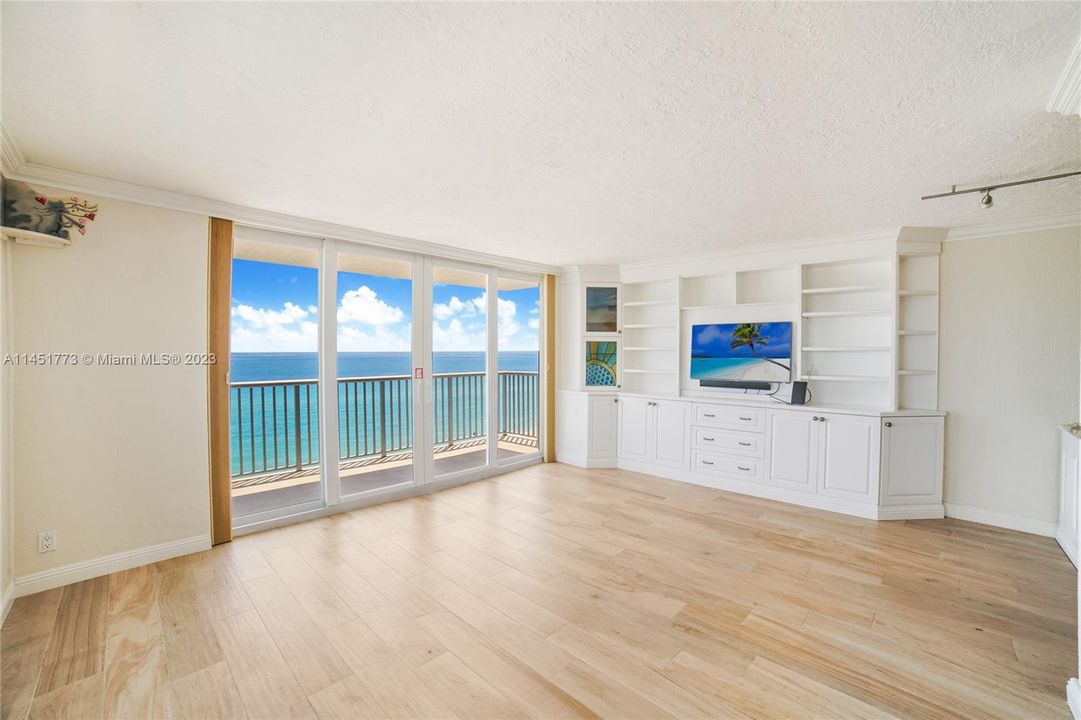 Vendido Recientemente: $785,000 (2 camas, 1 baños, 1000 Pies cuadrados)