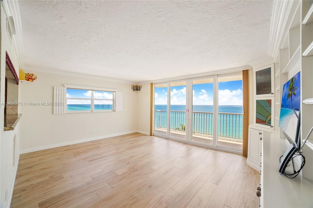 Vendido Recientemente: $785,000 (2 camas, 1 baños, 1000 Pies cuadrados)