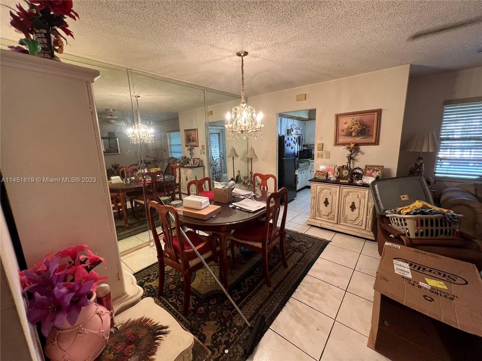 For Sale: $150,000 (2 beds, 2 baths, 968 Square Feet)