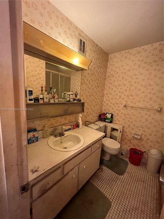 待售: $150,000 (2 贝兹, 2 浴室, 968 平方英尺)