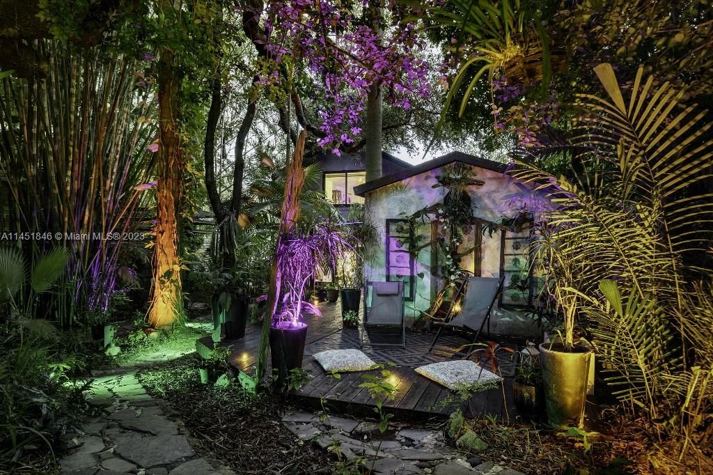Vendido Recientemente: $1,180,000 (2 camas, 2 baños, 1084 Pies cuadrados)