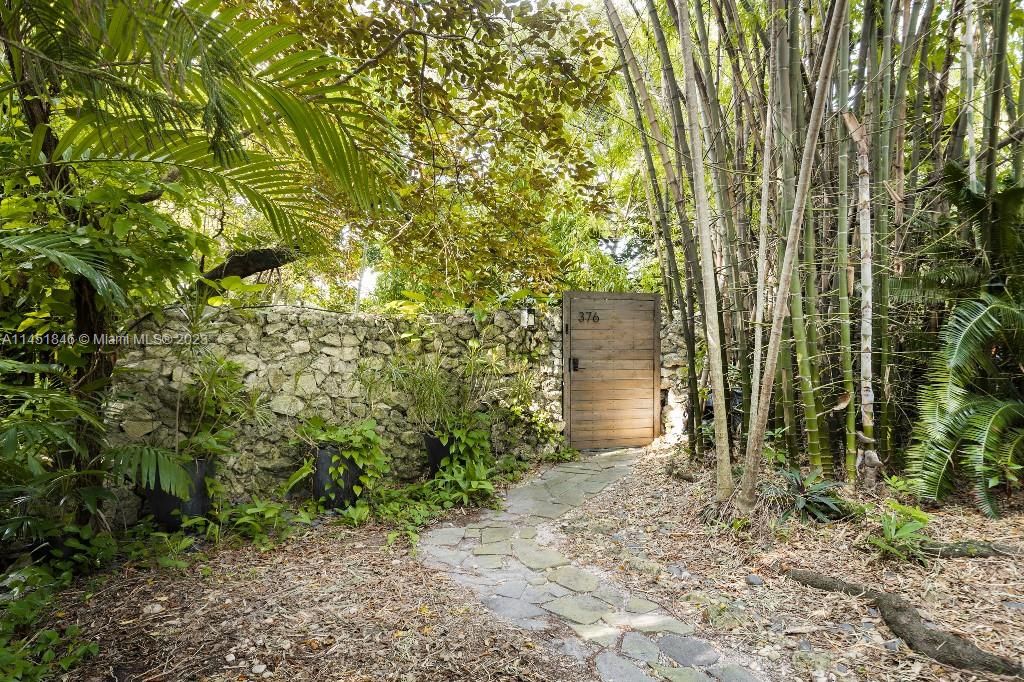 Vendido Recientemente: $1,180,000 (2 camas, 2 baños, 1084 Pies cuadrados)