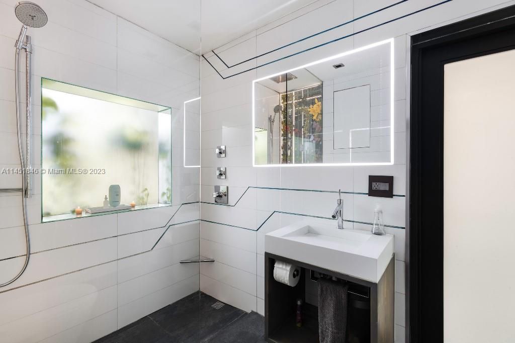 Vendido Recientemente: $1,180,000 (2 camas, 2 baños, 1084 Pies cuadrados)