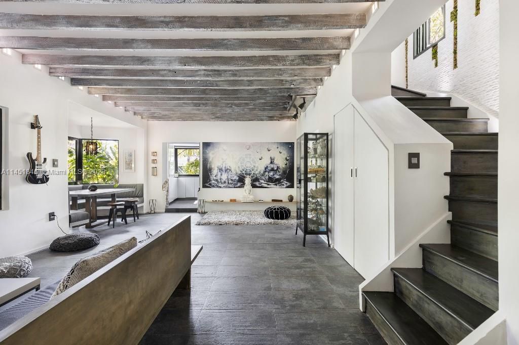 Vendido Recientemente: $1,180,000 (2 camas, 2 baños, 1084 Pies cuadrados)