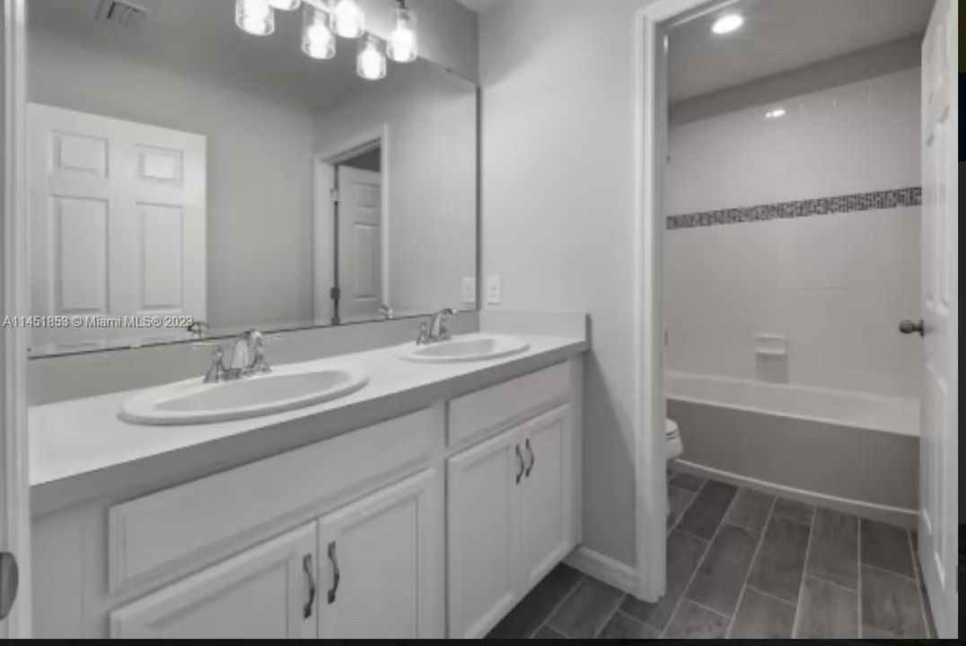 最近租的: $4,000 (5 贝兹, 3 浴室, 0 平方英尺)