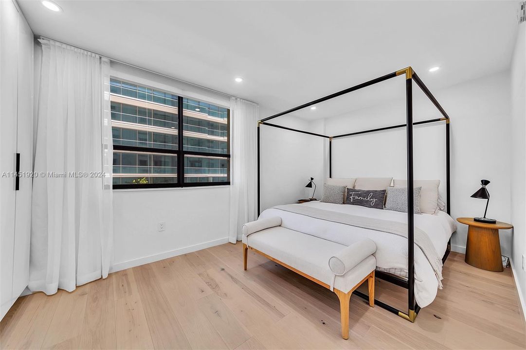 Recently Sold: $599,000 (1 beds, 1 baths, 993 Square Feet)