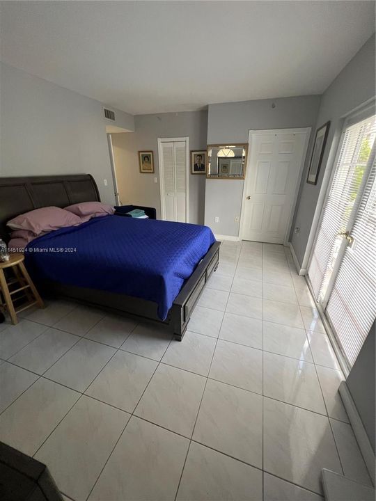 Recently Sold: $624,000 (3 beds, 2 baths, 1160 Square Feet)