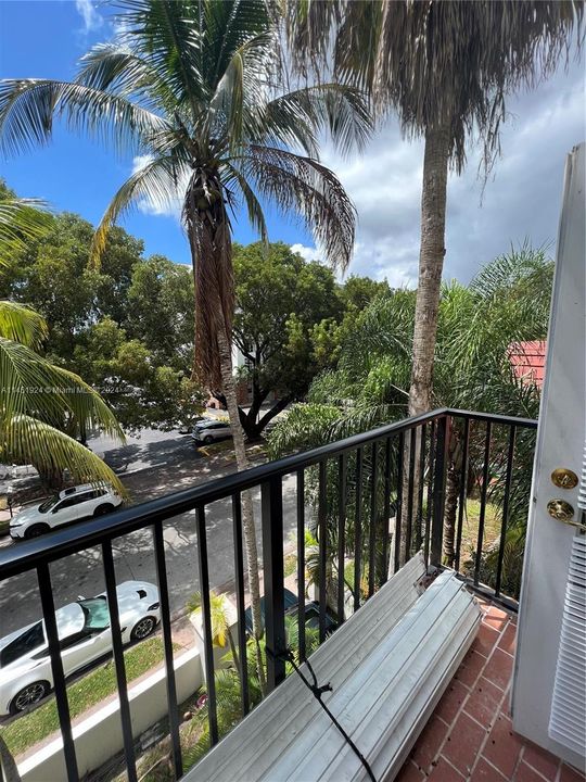 Recently Sold: $624,000 (3 beds, 2 baths, 1160 Square Feet)