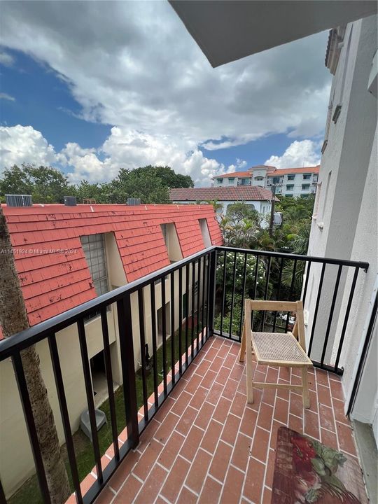 Recently Sold: $624,000 (3 beds, 2 baths, 1160 Square Feet)