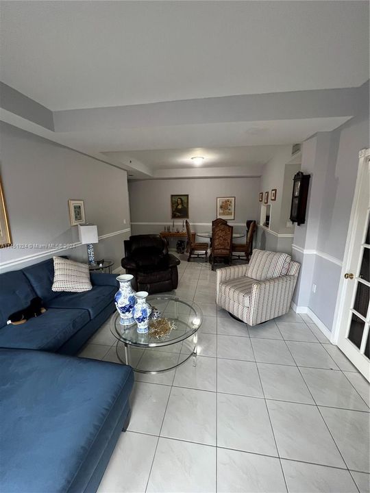 Recently Sold: $624,000 (3 beds, 2 baths, 1160 Square Feet)