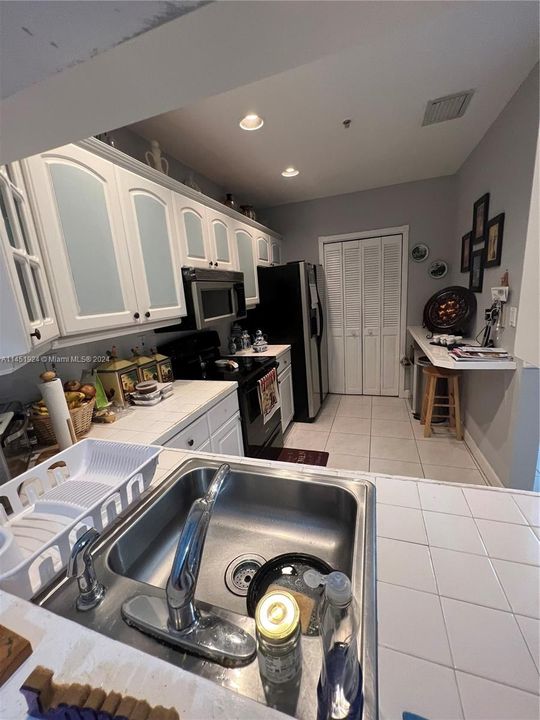 Recently Sold: $624,000 (3 beds, 2 baths, 1160 Square Feet)