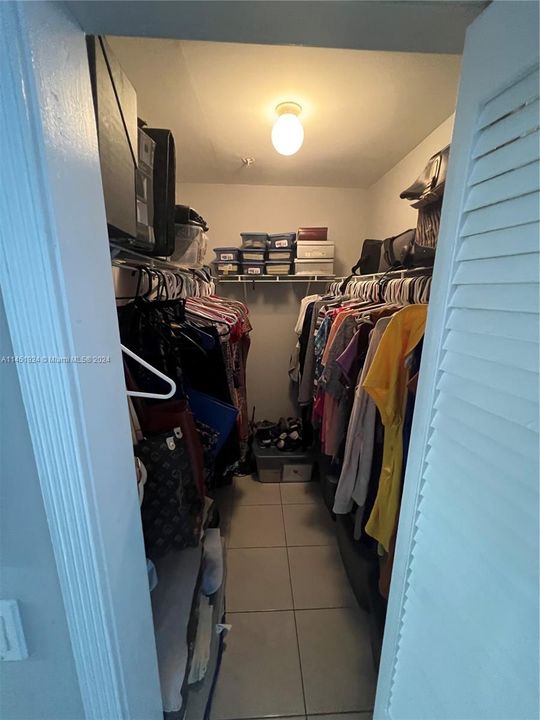 Recently Sold: $624,000 (3 beds, 2 baths, 1160 Square Feet)