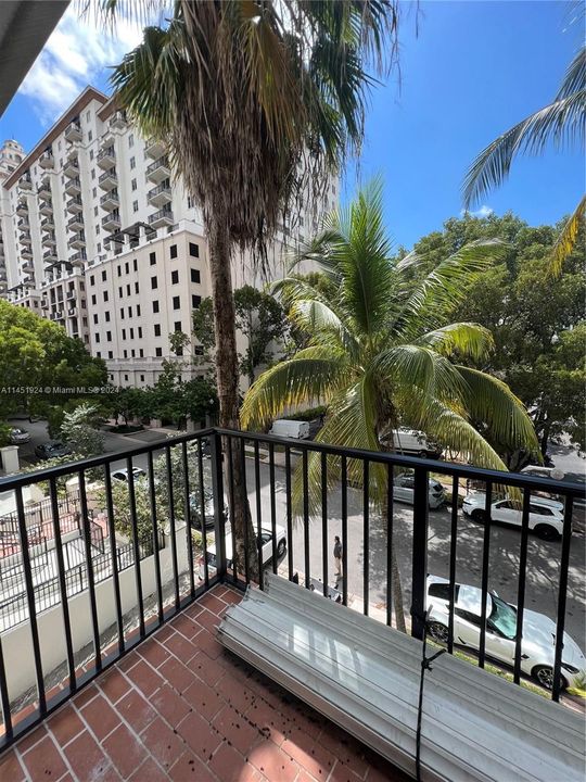 Recently Sold: $624,000 (3 beds, 2 baths, 1160 Square Feet)