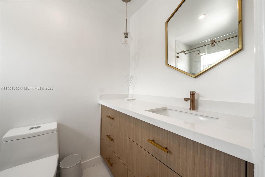 En-Suite Bathroom #2 - Second Floor