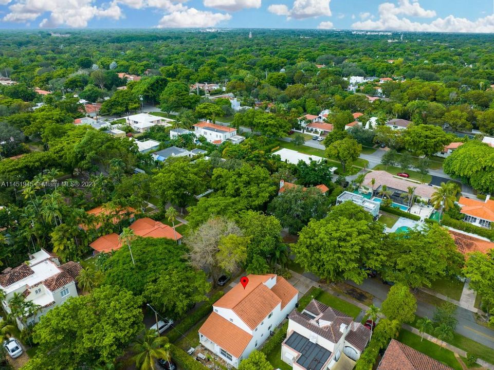 最近售出: $1,725,000 (3 贝兹, 3 浴室, 2155 平方英尺)