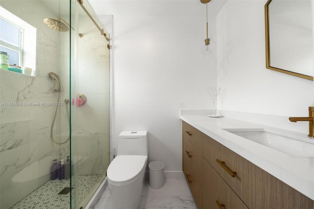 En-Suite Bathroom #2 - Second Floor