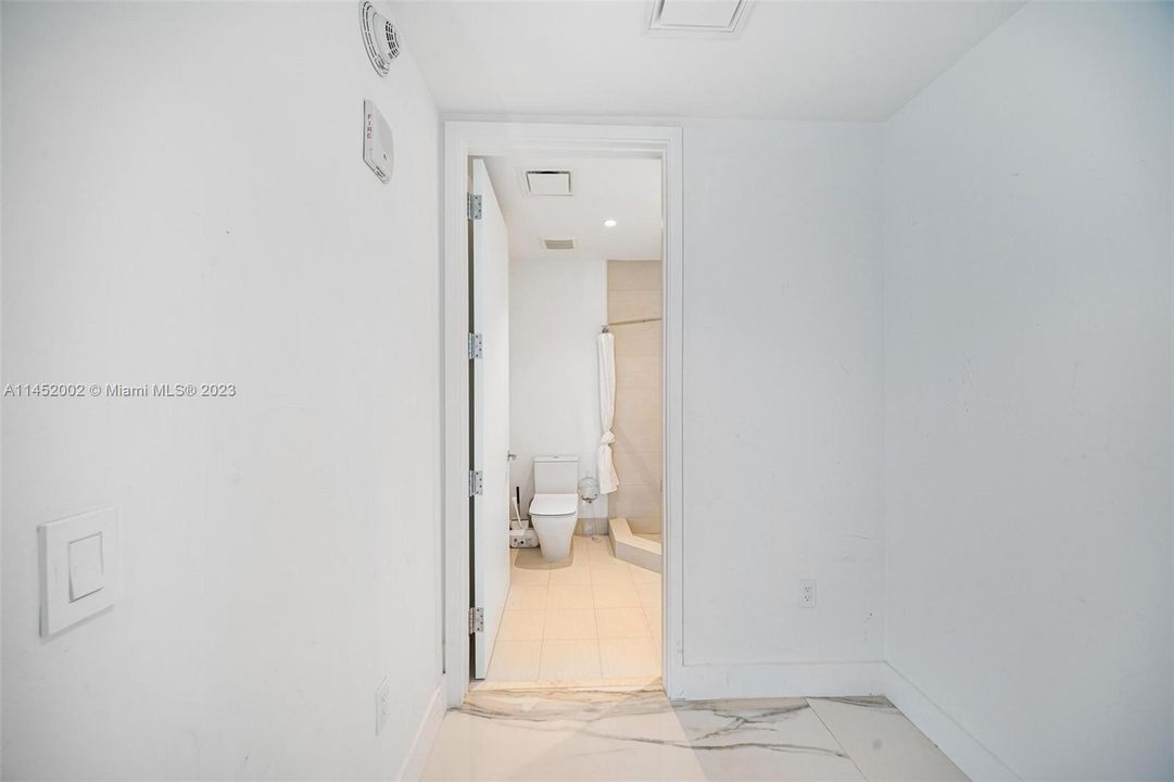 Recently Sold: $6,999,000 (4 beds, 5 baths, 3204 Square Feet)