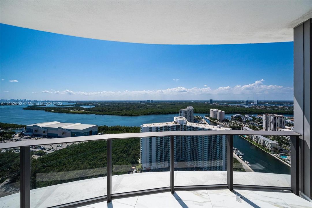 Recently Sold: $6,999,000 (4 beds, 5 baths, 3204 Square Feet)